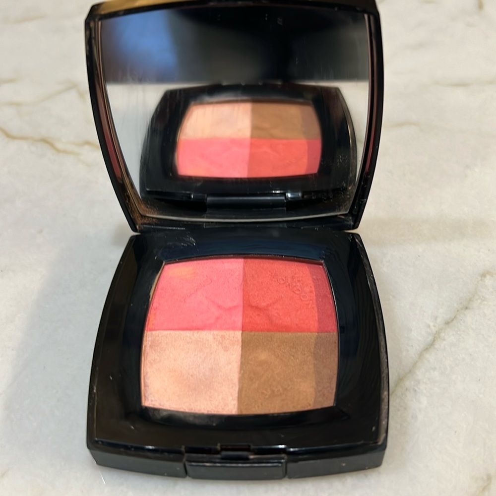 Voyage de Chanel, travel face palette blush & illuminating powders